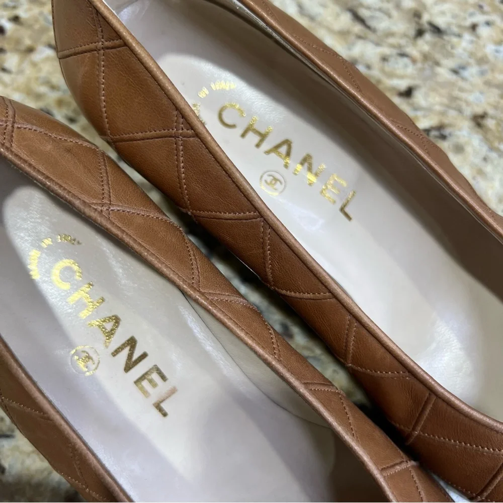 Chanel Quilted Tan Brown Leather Almond Toe Pumps 36 100% Authentic